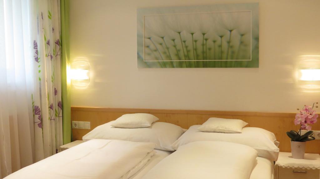 Apartement Maria Trost กราซ ภายนอก รูปภาพ